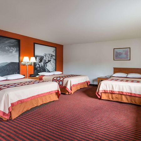 Super 8 By Wyndham Dumfries/Quantico Hotell Exteriör bild