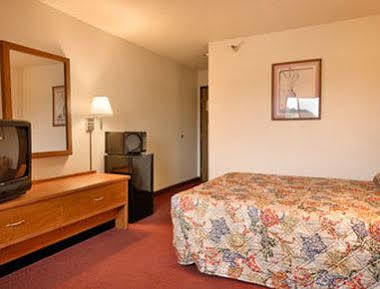 Super 8 By Wyndham Dumfries/Quantico Hotell Exteriör bild